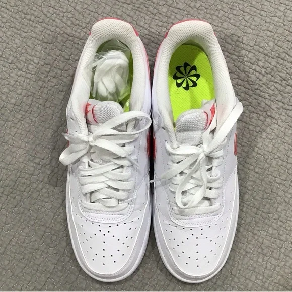 Nike Women’s Court Vision Low Next Nature Size 9.5 White Sea Coral Sneakers EUC - Picture 3 of 8